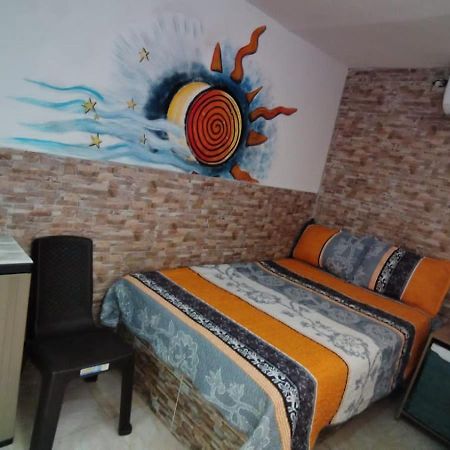 San Andres Vive Paradise Habitaciones Con Bano Privado A 80Mts De La Playa Principal エクステリア 写真