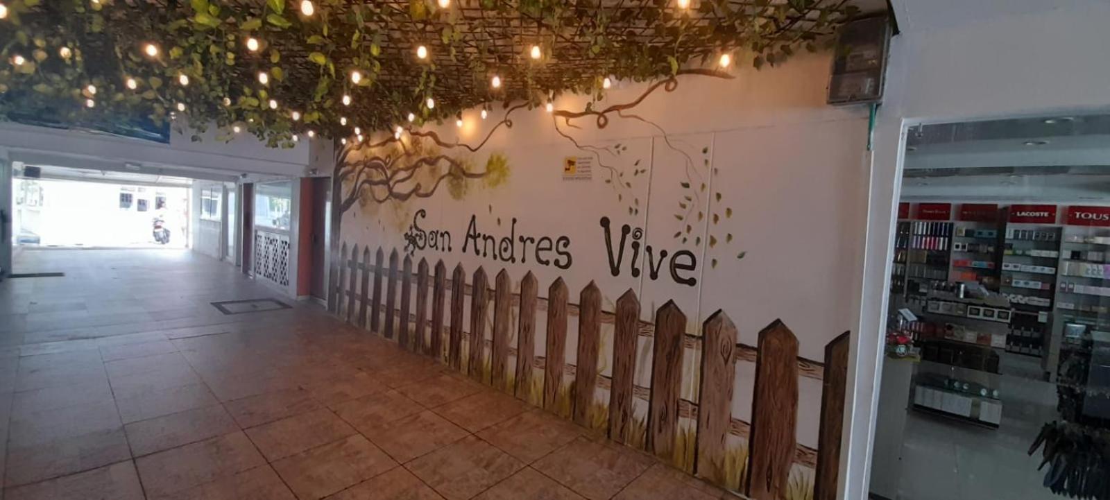 San Andres Vive Paradise Habitaciones Con Bano Privado A 80Mts De La Playa Principal エクステリア 写真